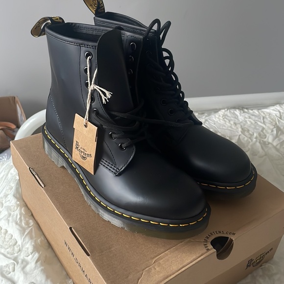 ✨NEW!✨Dr. Martens Vegan Jadon II Lace-Up Boots - Picture 6 of 10